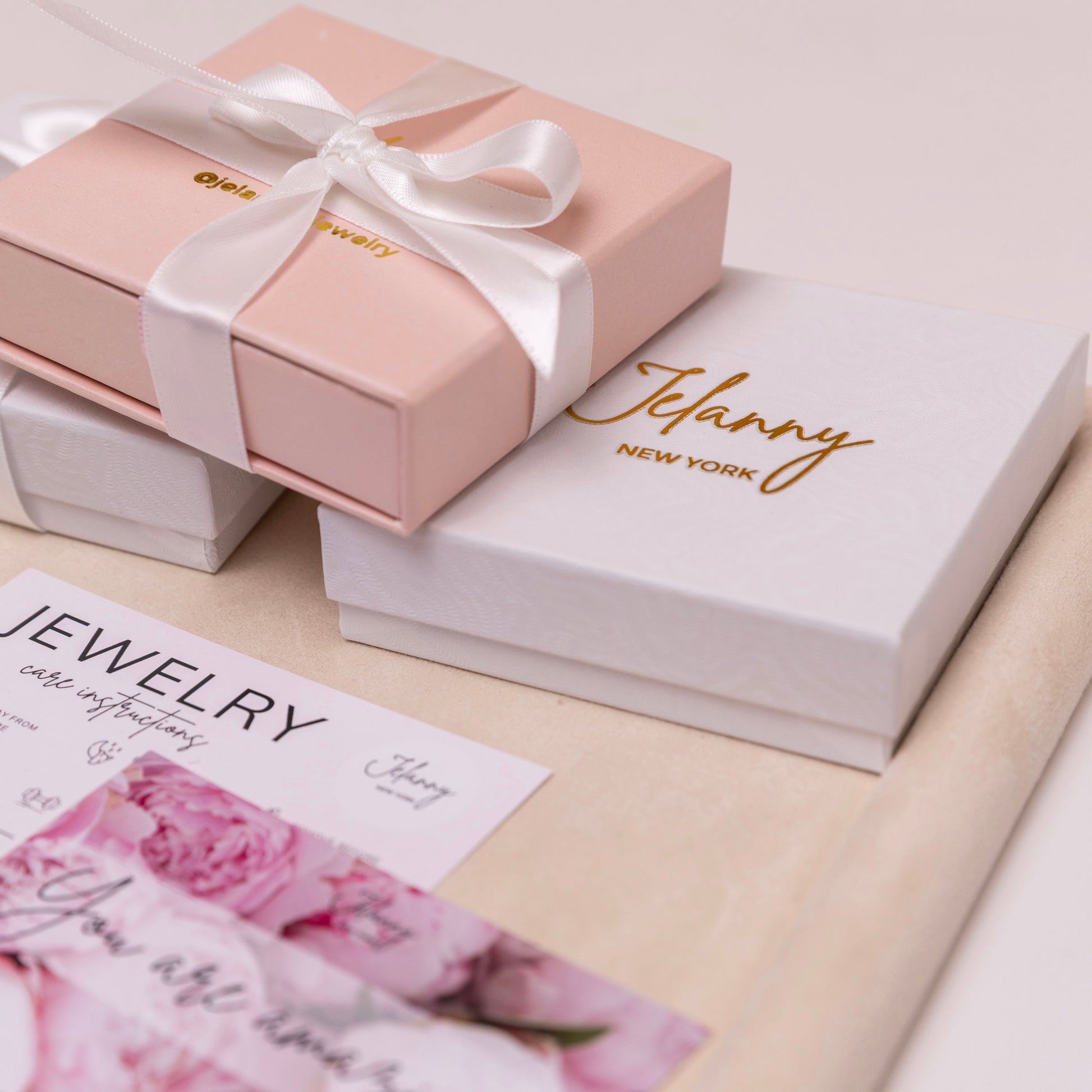 Custom pearl jewelry bracelet gift ready packaging