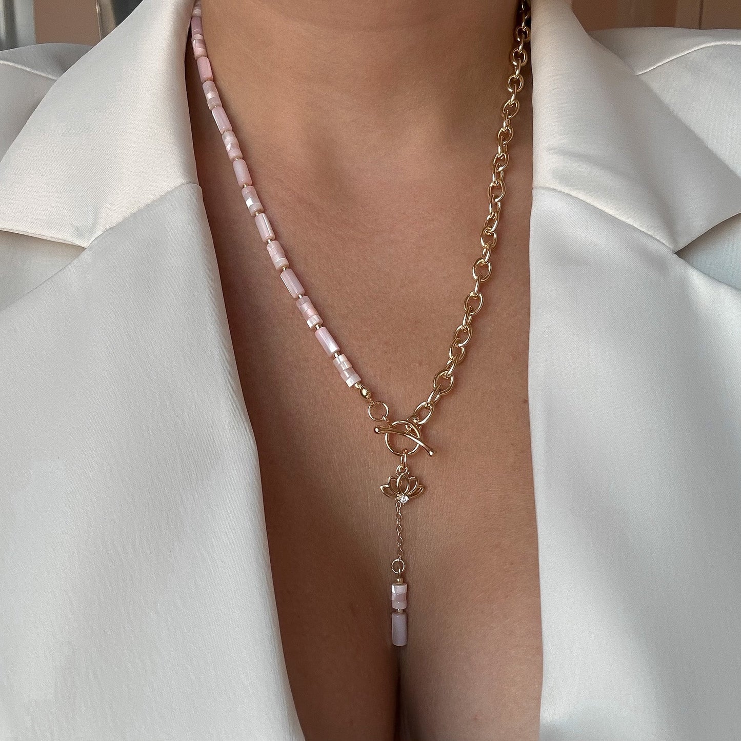 Mother-of-pearl & chain necklace