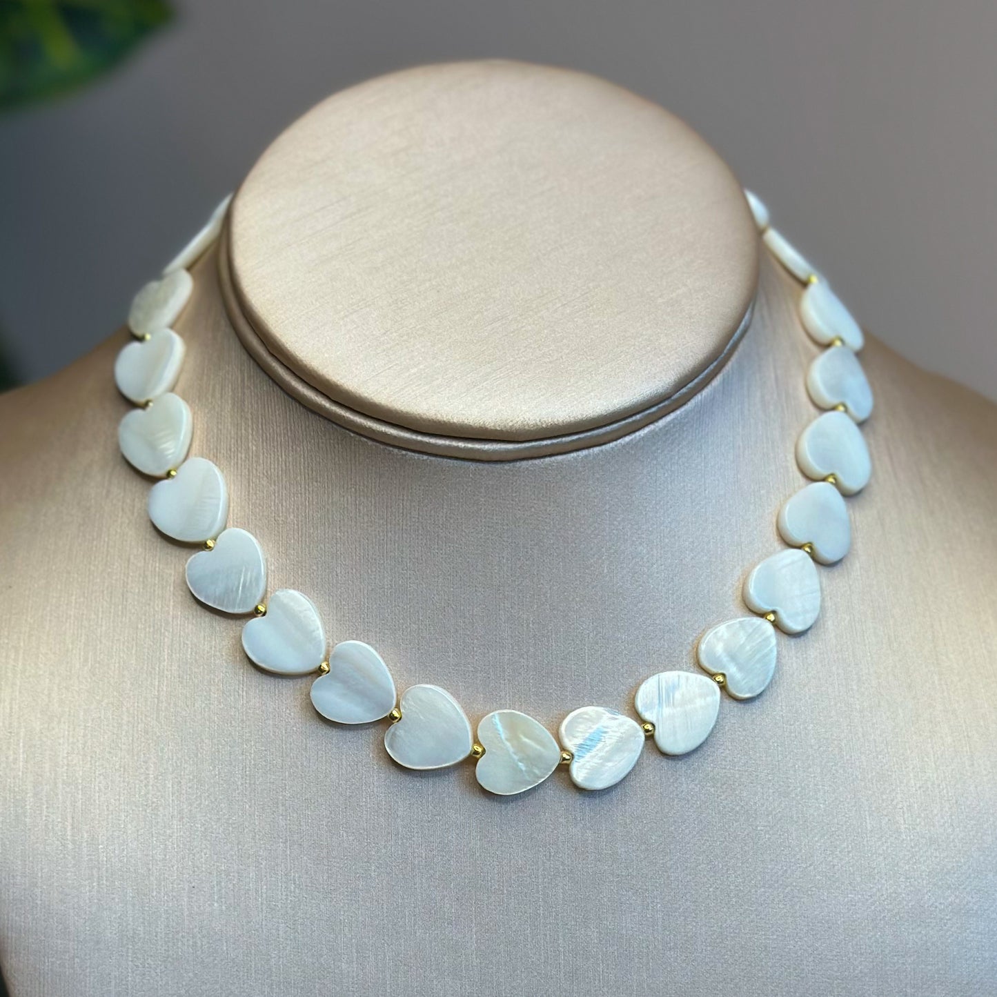 Mother-of-pearl heart necklace